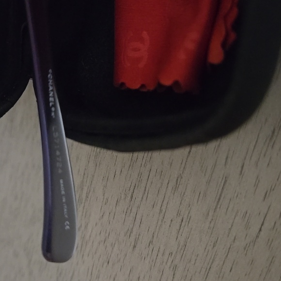 Chanel sun glasses with case - Picture 3 of 14